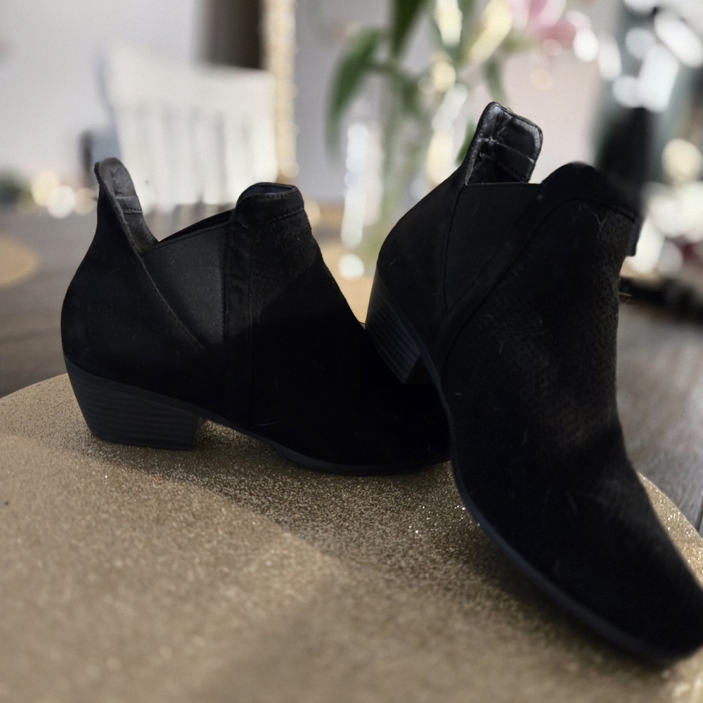 Refresh Black Low Heel Ankle Booties